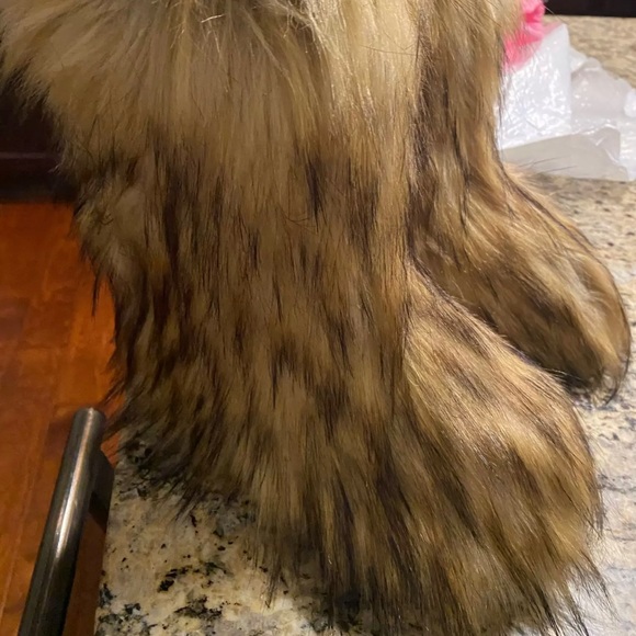 Women’s winter fluffy faux fox far plush warm snow boots luxury footwear girls - Picture 3 of 5